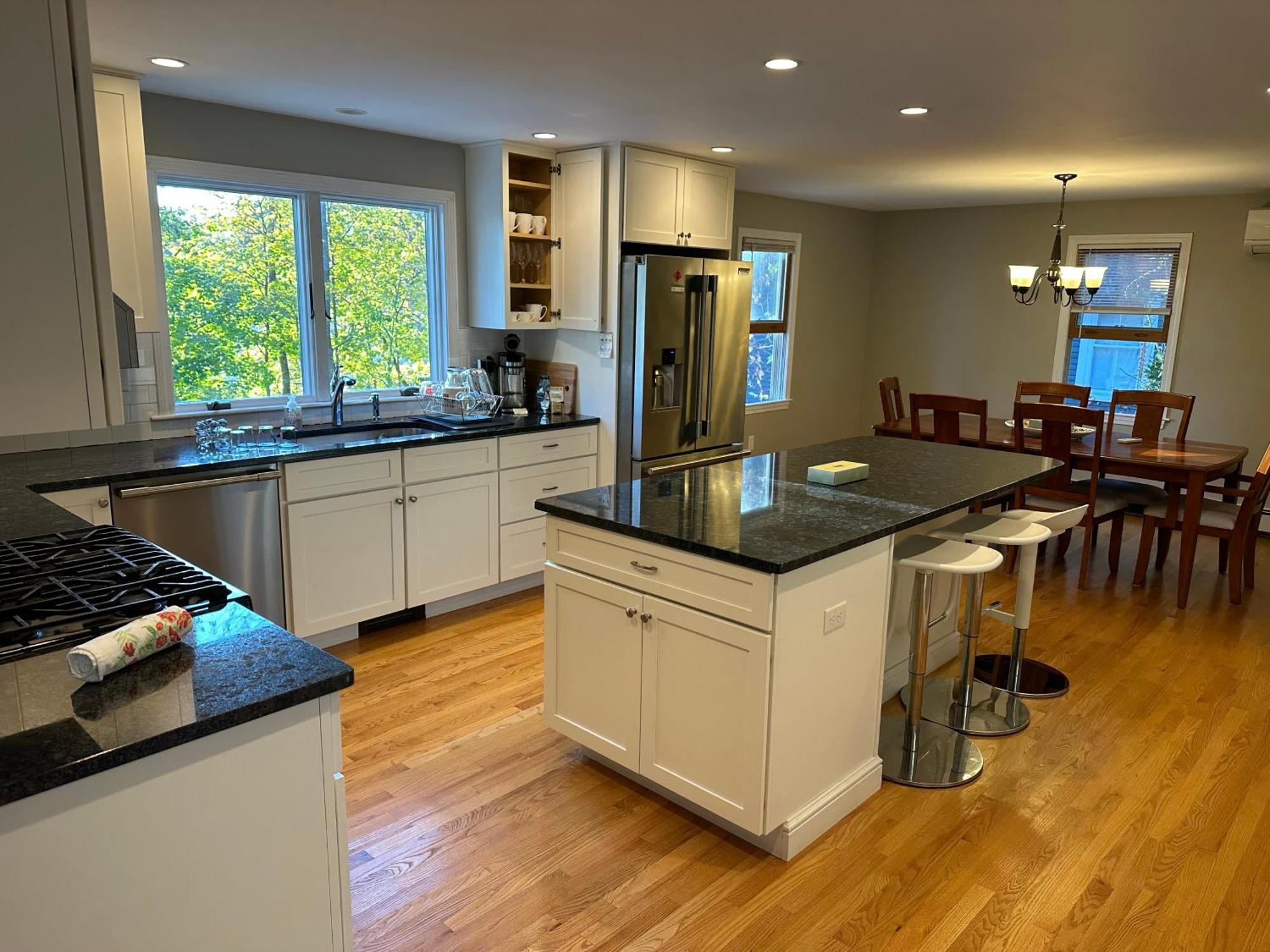 Room In Single Family House - Suburban Neighborhood In Boston Exteriör bild