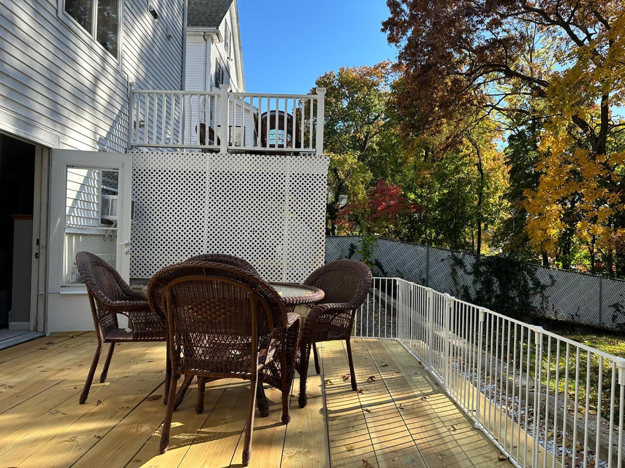 Room In Single Family House - Suburban Neighborhood In Boston Rum bild